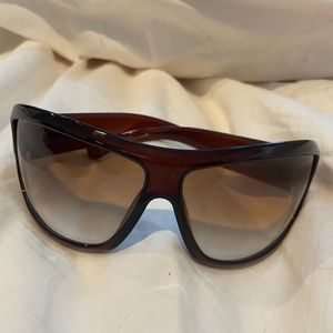 Gucci wrap around sunglasses